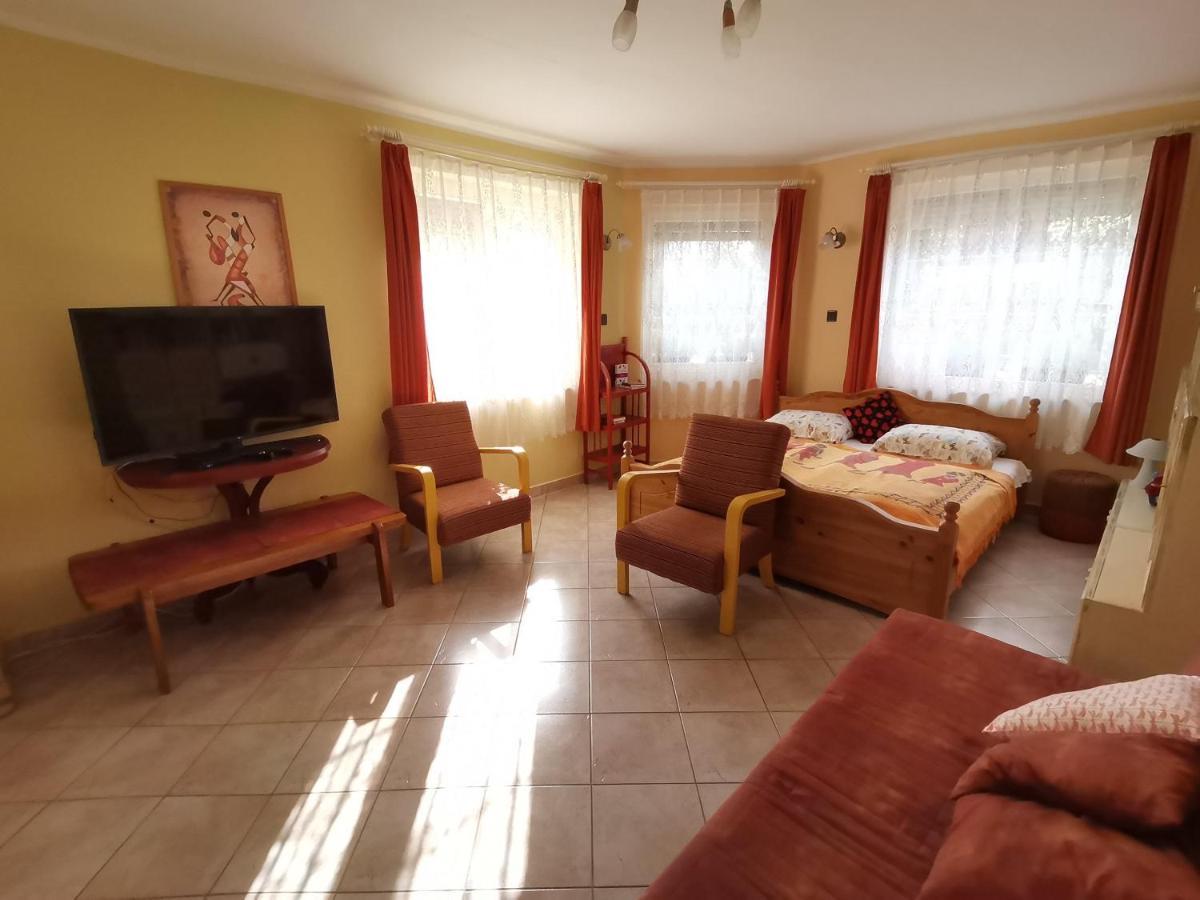 Marika Apartman Hajdúszoboszló Exterior foto